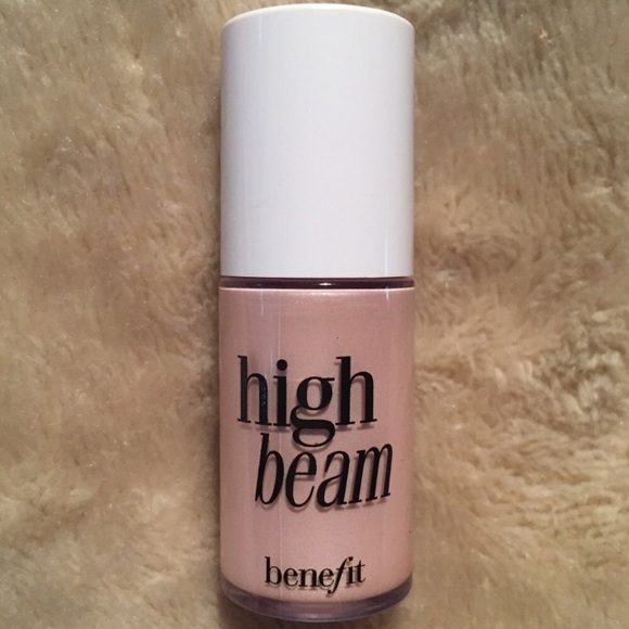 Benefit High Beam Highlighter - Picture 3 of 8